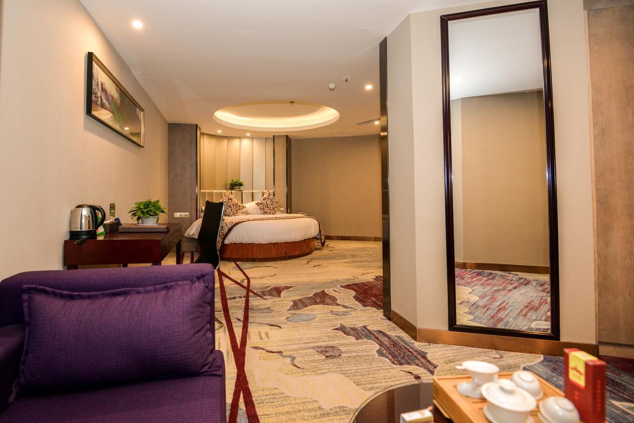 Days Hotel & Suites Shishi Куанжоу Екстериор снимка